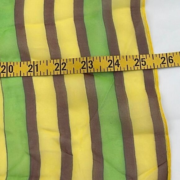 Vintage made in Japan hand rolled crepe scarf - Picture 4 of 9